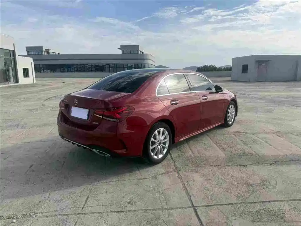Mercedes-Benz A-Class 2019 A 200 L Sport Sedan фото 7