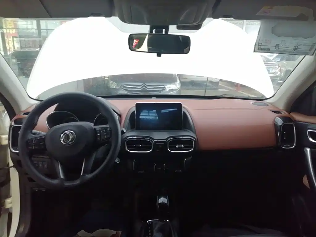 Dongfeng Aeolus Dongfeng Fengshen AX4 2018 2017 1.6L DCT Trendy
