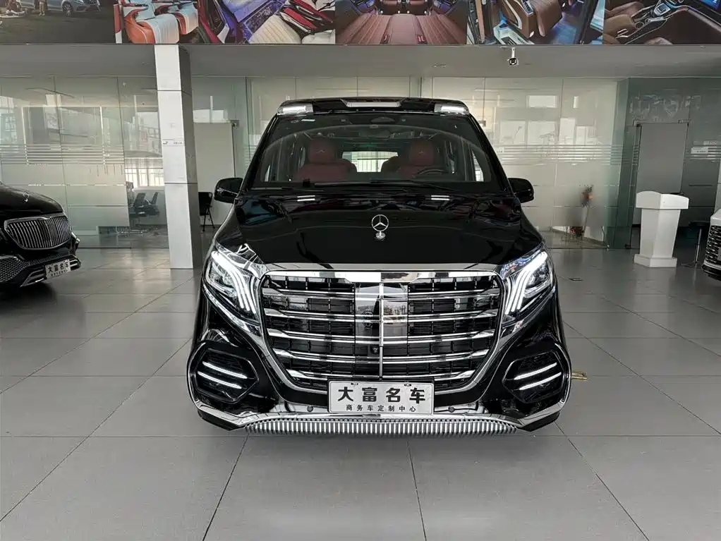 Mercedes-Benz Vito 2024 2.0T Business 7-Seater фото 3