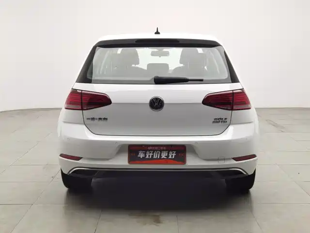 Volkswagen Golf 2020 Beloved Edition 280TSI DSG Comfort — фото 4
