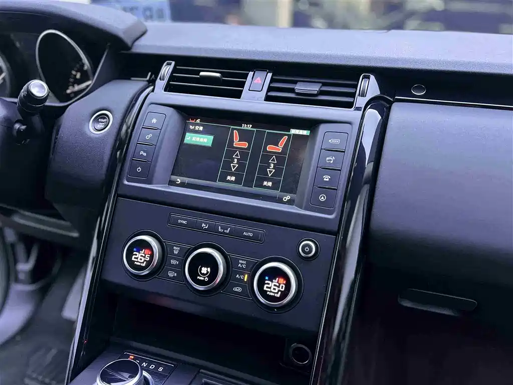 Land Rover Discovery 2017 3.0 SC V6 SE фото 11
