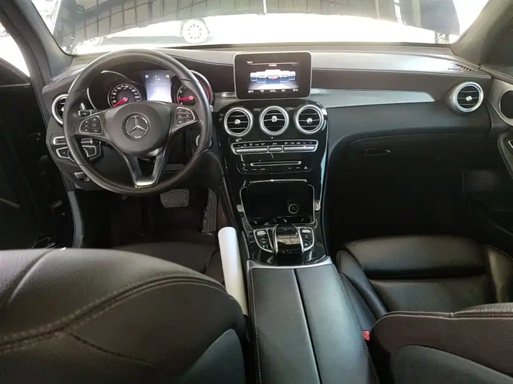 Mercedes-Benz GLC 2018 Facelift GLC 200 4MATIC фото 10