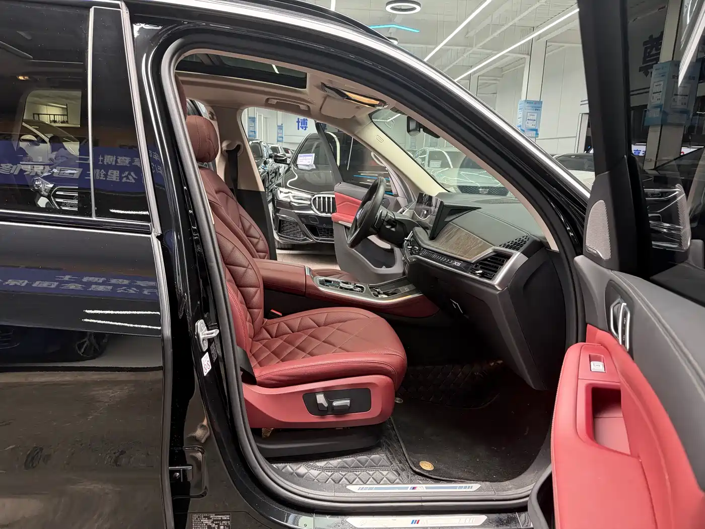 BMW X5 2023 xDrive 30Li Premium M Sport Package фото 15