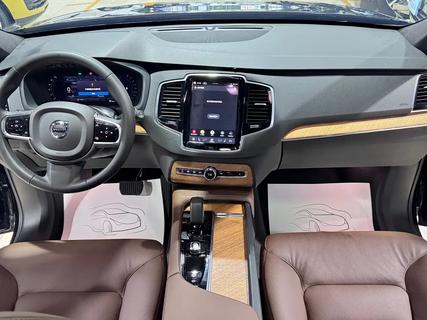 VOLVO XC90