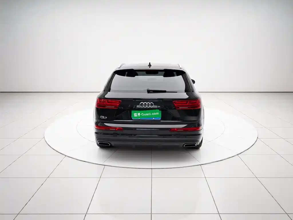 Photo 5 - Audi Q7