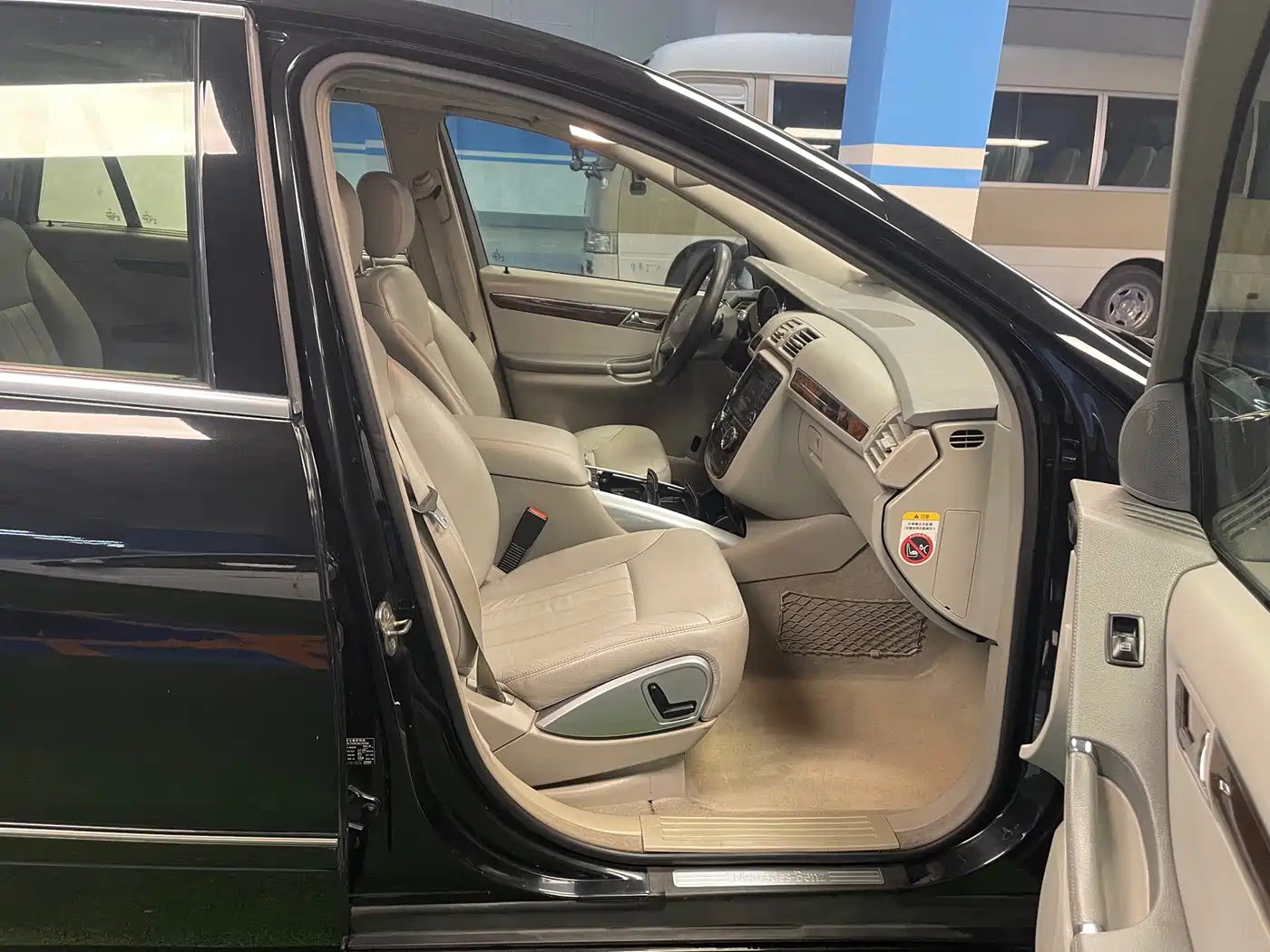 Mercedes-Benz R-Class 2010 R 350 L 4MATIC Grand Edition фото 14
