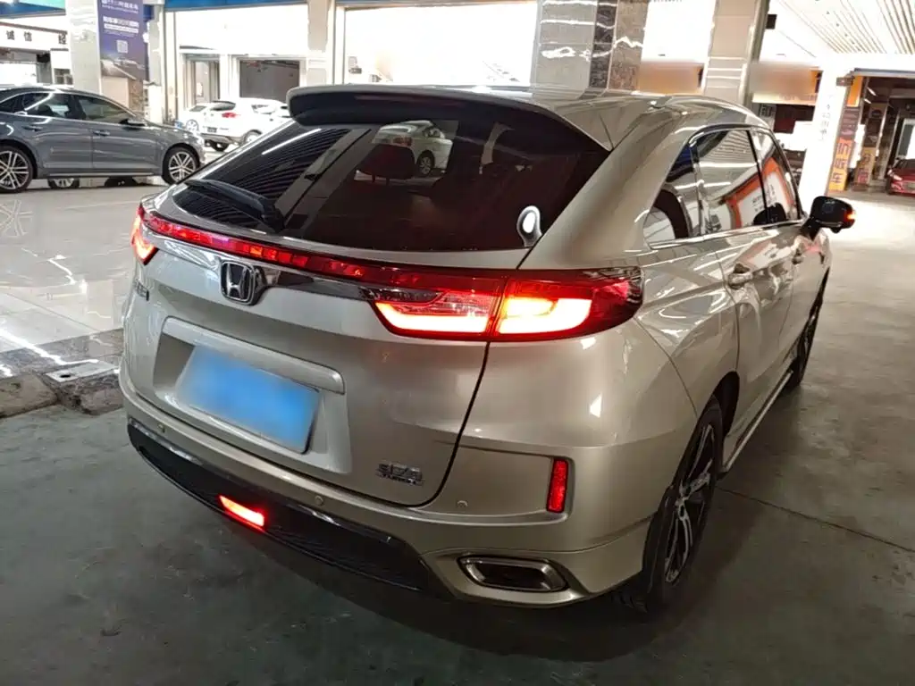 Фото 7 - Honda UR-V