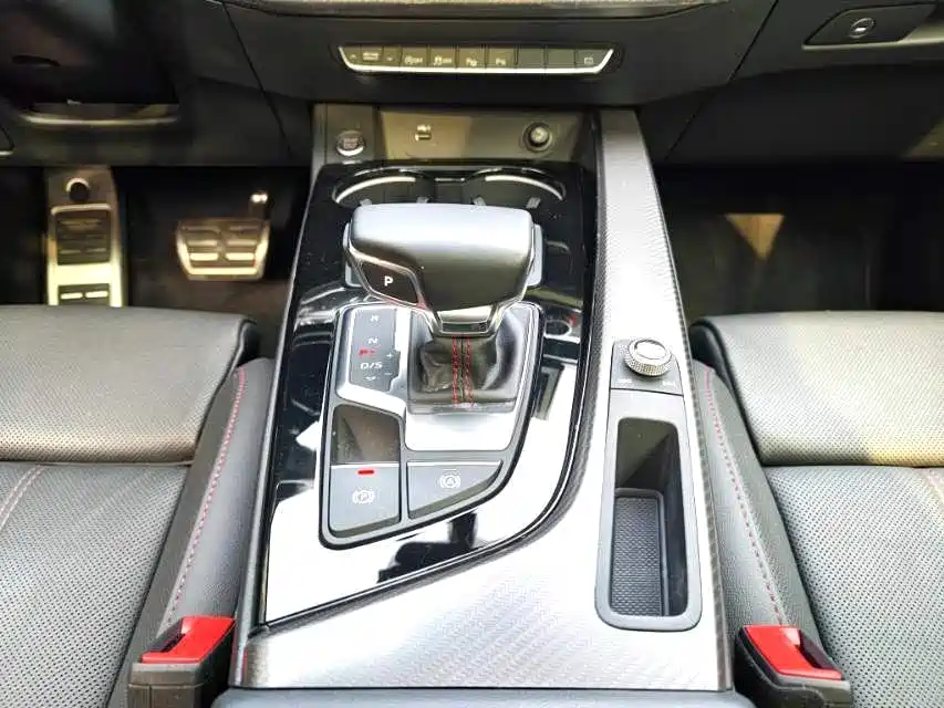 Audi A4L 2022 40 TFSI quattro RS Kit Burning Speed фото 4
