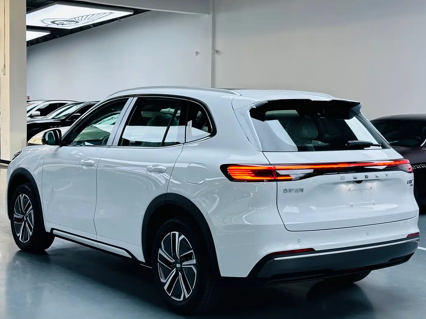 Geely Galaxy Galaxy Starship 7 EM-i 2025 Model 120km Explorer+ Edition фото 13