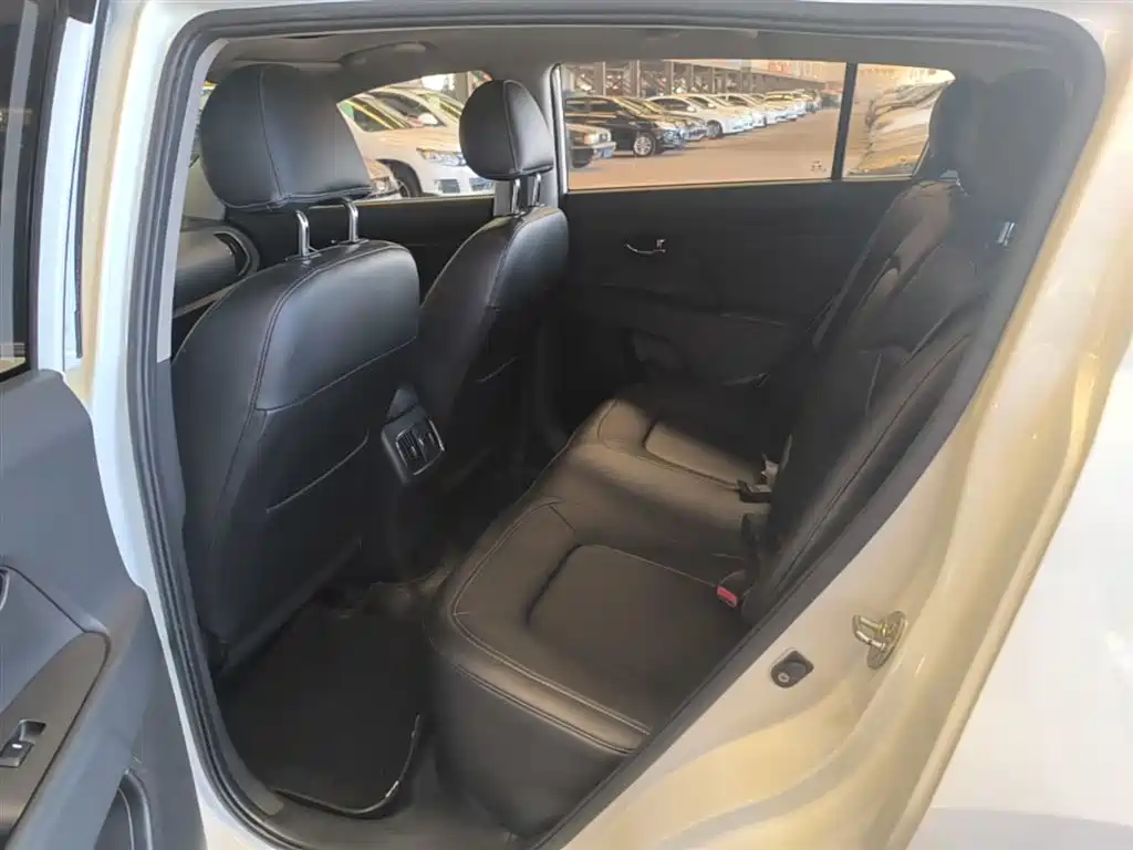 Kia Sportage 2015 2.0L Automatic 2WD DLX фото 17