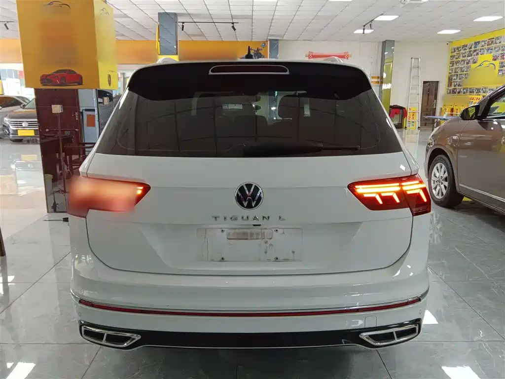 Volkswagen Tiguan L 2023 330TSI Auto 2WD R-Line Premium Edition фото 6
