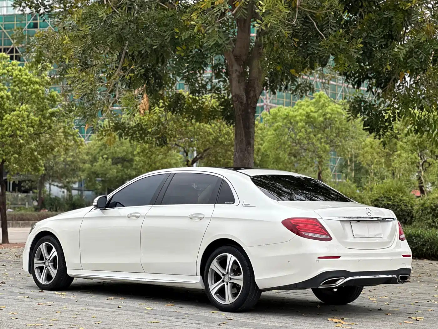 Mercedes-Benz E-Class 2016 E 200 L Sport Type фото 14