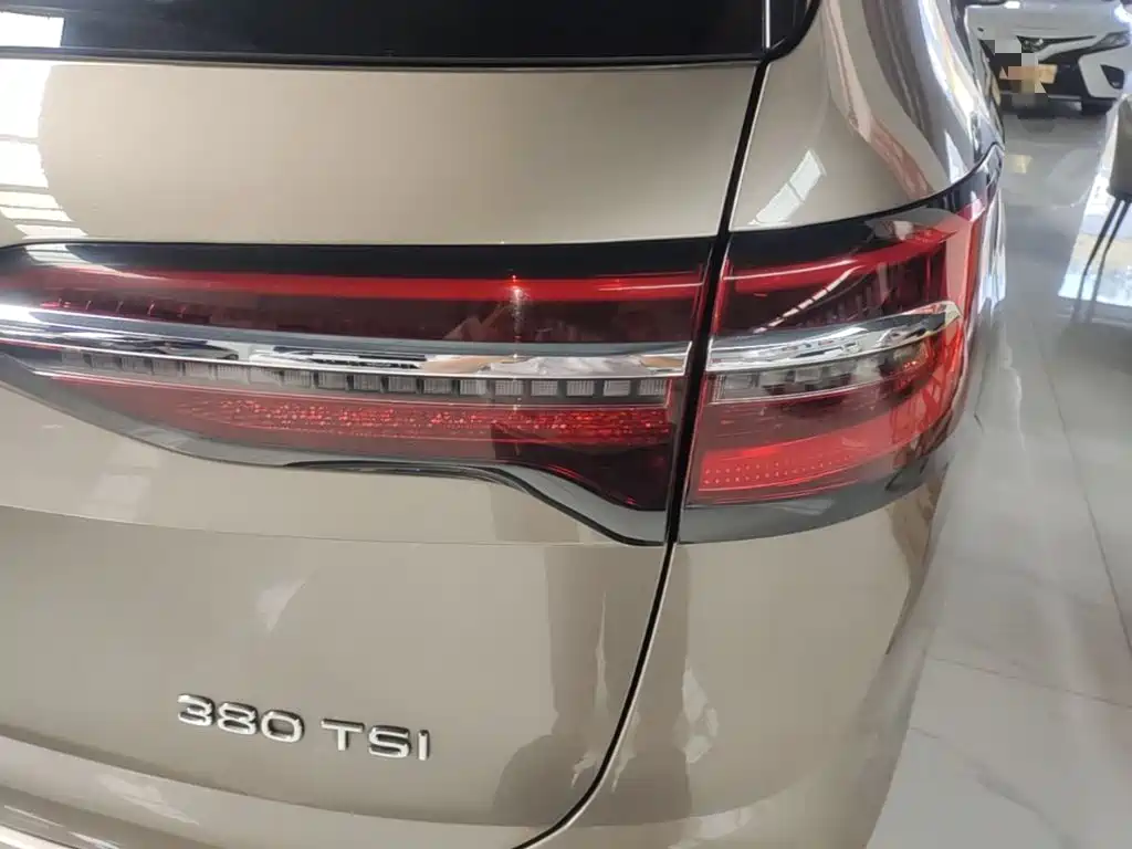 Volkswagen Viloran 2020 2020 380TSI Premium