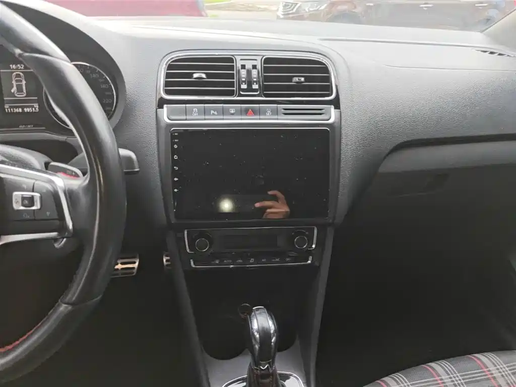 Volkswagen Polo 2015 Model 1.4TSI GTI фото 13