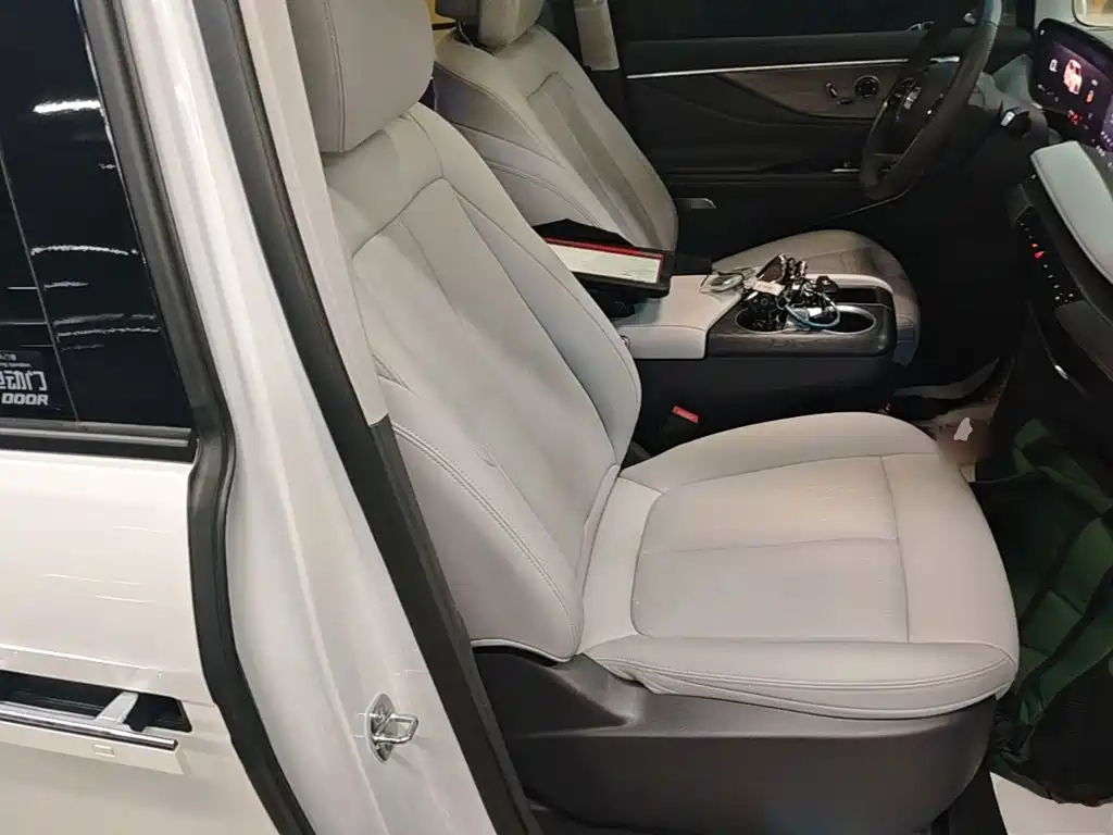 Фото 25 - Buick GL8