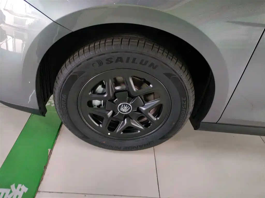 BYD Qin PLUS 2026 DM-i Smart Edition 128KM Progressive фото 23