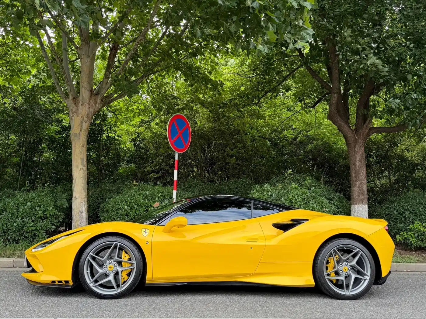 Ferrari F8 2021 2019 Tributo 3.9T V8