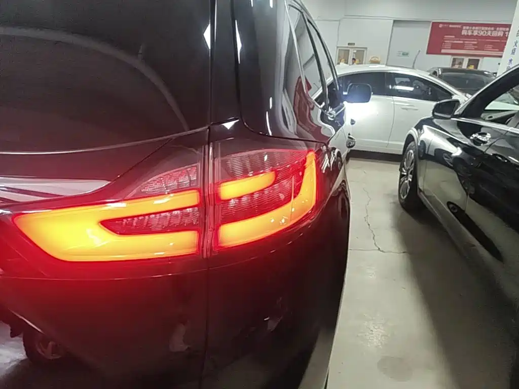 Ford Edge 2022 2021 PLUS EcoBoost 245 FWD Luxury Sharp 7-seater