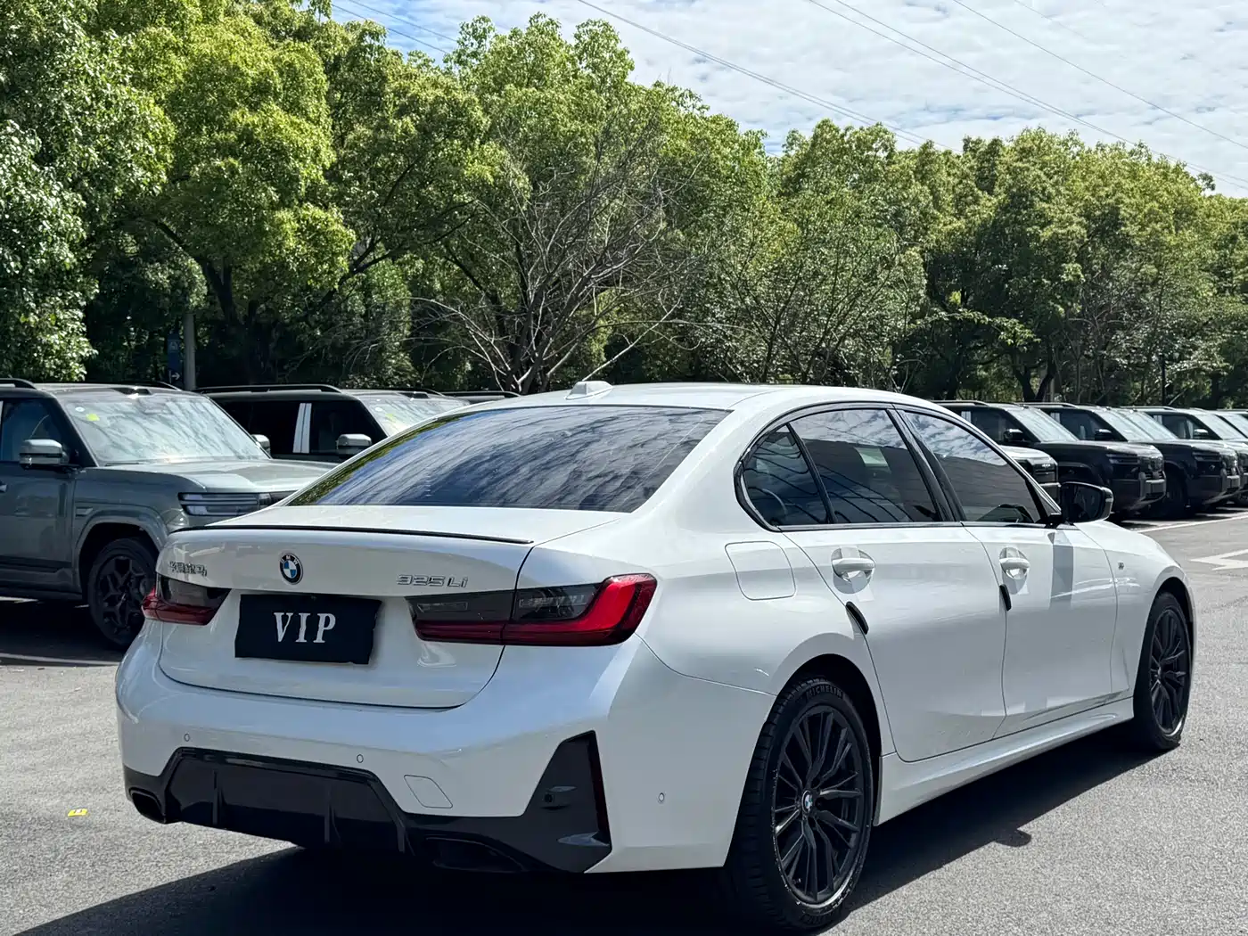 BMW 3 Series 2023 325Li M Sport Black Night Package фото 20