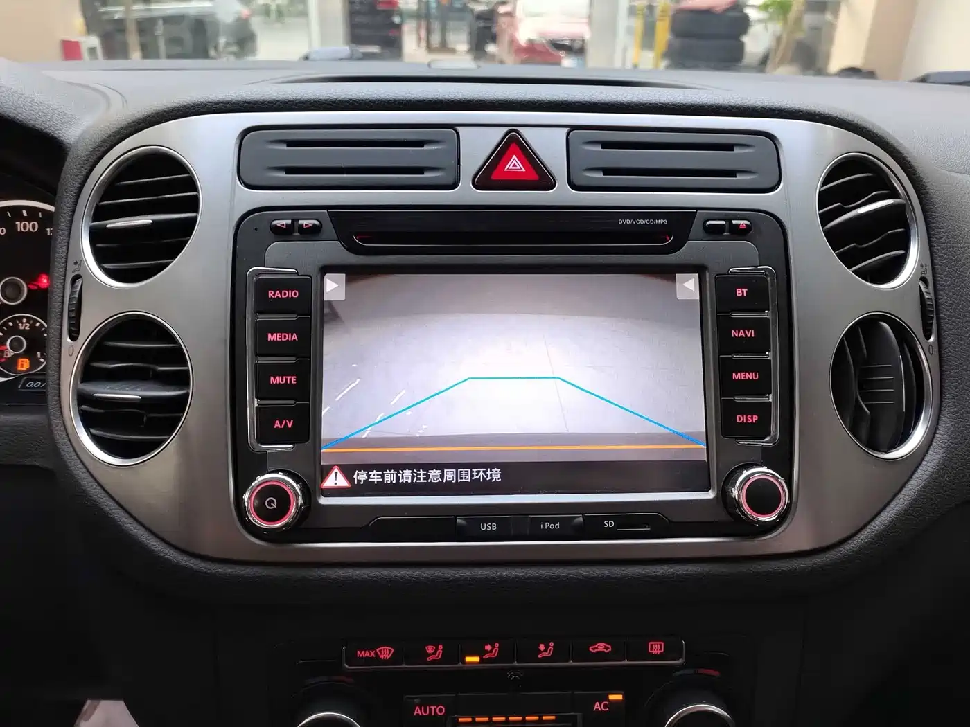 Volkswagen Tiguan 2012 1.8TSI Automatic 2WD Trend Edition фото 13