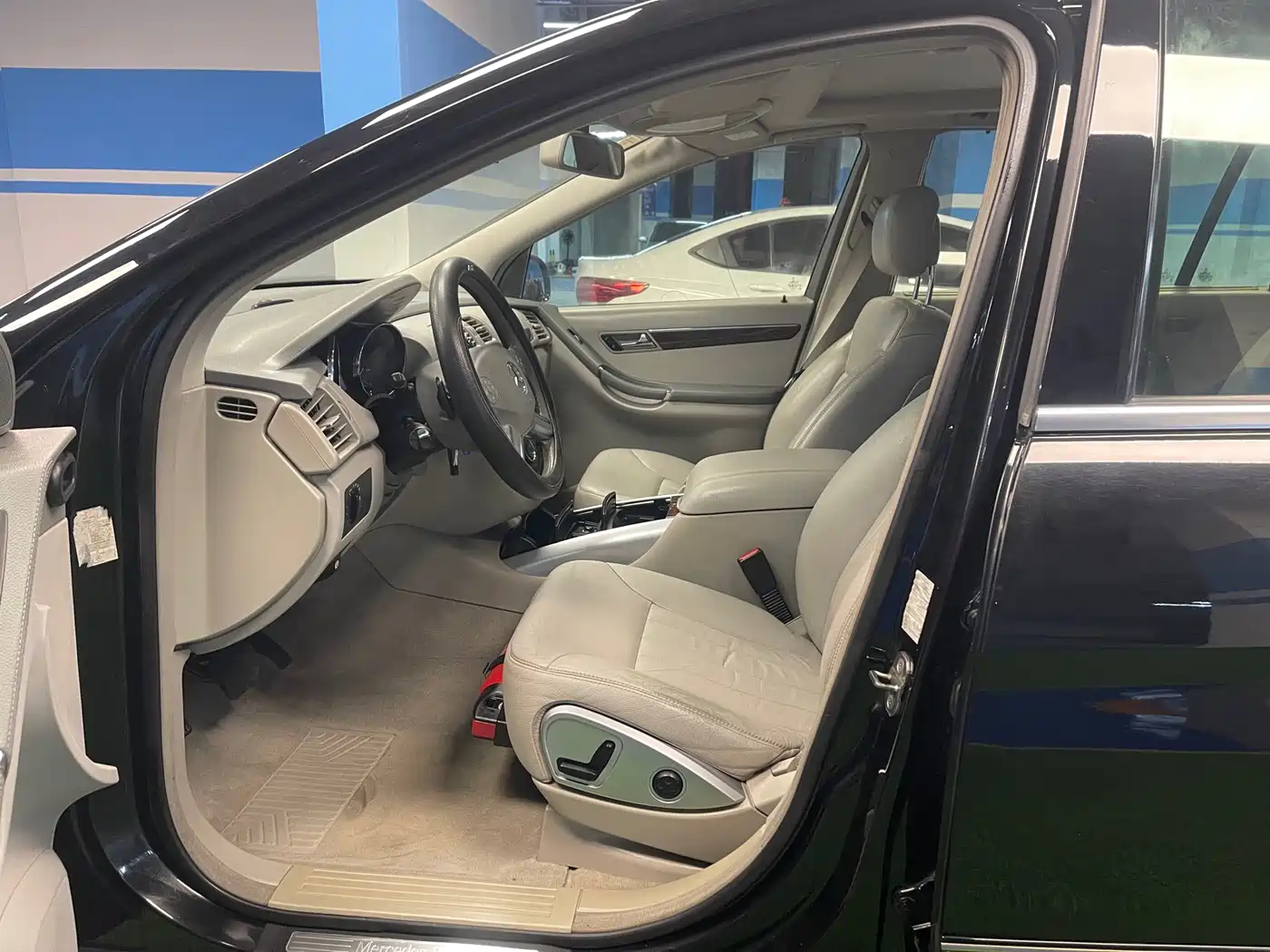 Mercedes-Benz R-Class 2010 R 350 L 4MATIC Grand Edition фото 12