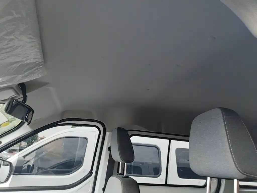 Wuling Motors Wuling Yangguang 2025 2024 300KM Comfort Bus Version 75kW