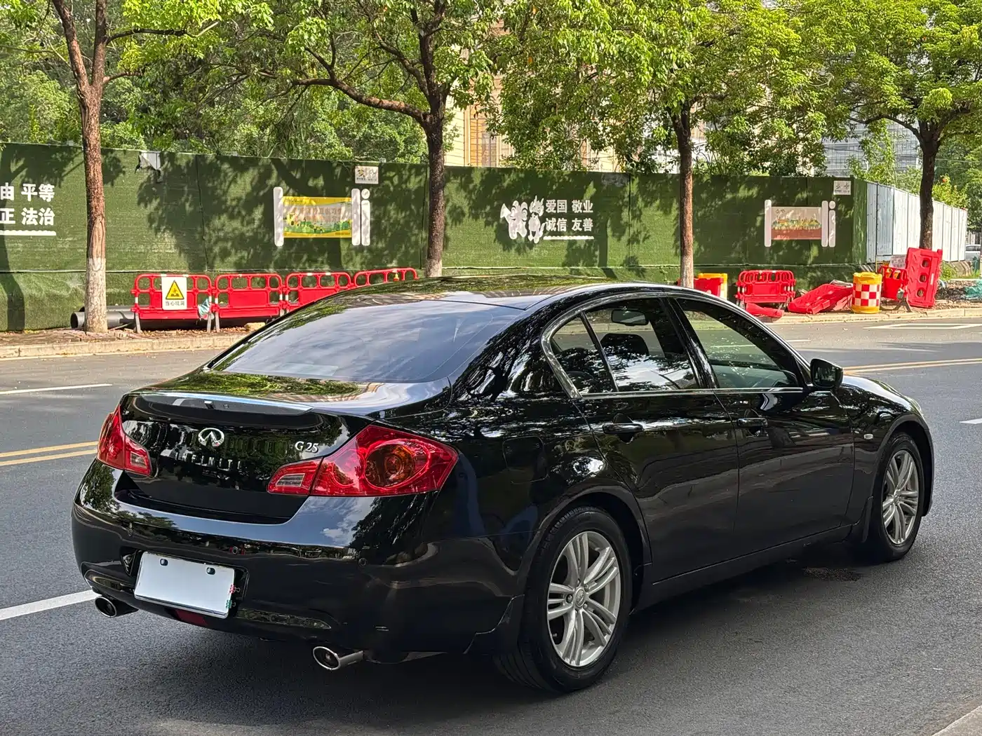 Infiniti G Series 2011 2010 Model G25 Sedan Luxury Sport Edition