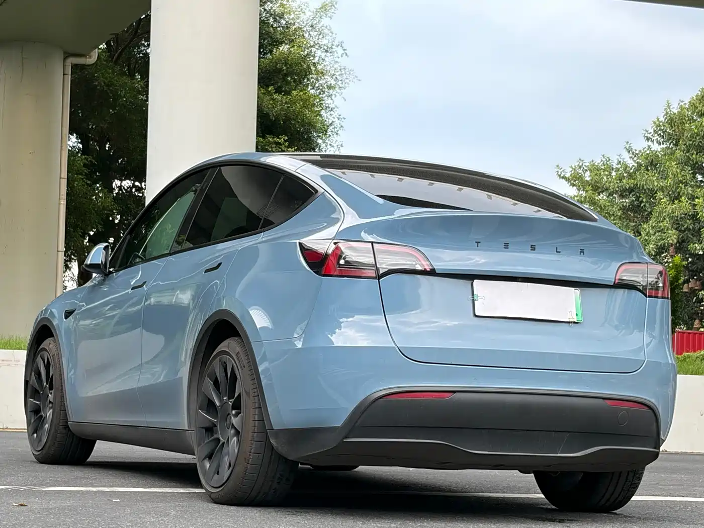 Фото 11 - Tesla Model Y
