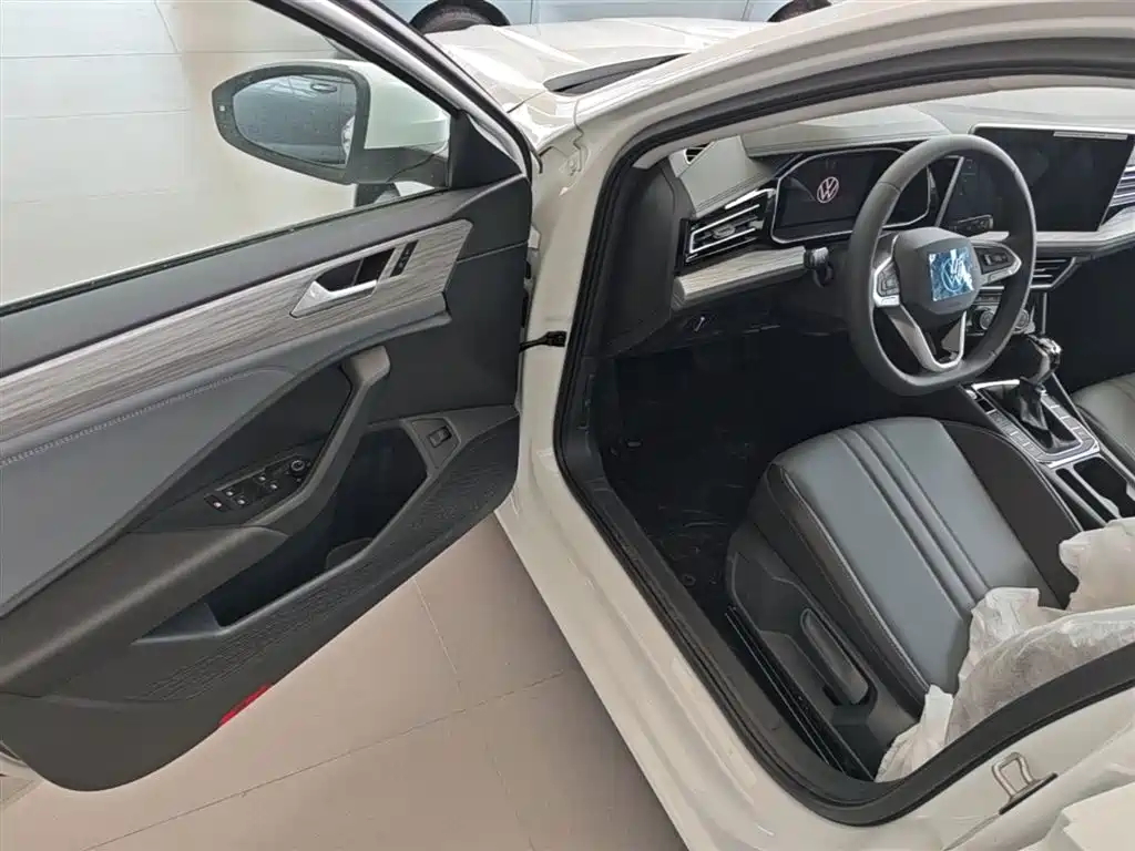 Volkswagen Sagitar 2026 Model 30 Million Special Selection 300TSI DSG Surpass Edition фото 16