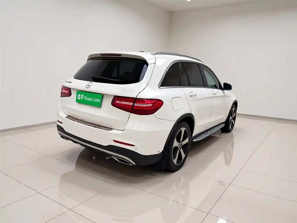 Mercedes-Benz GLC 2019 GLC 260 4MATIC Luxury фото 4