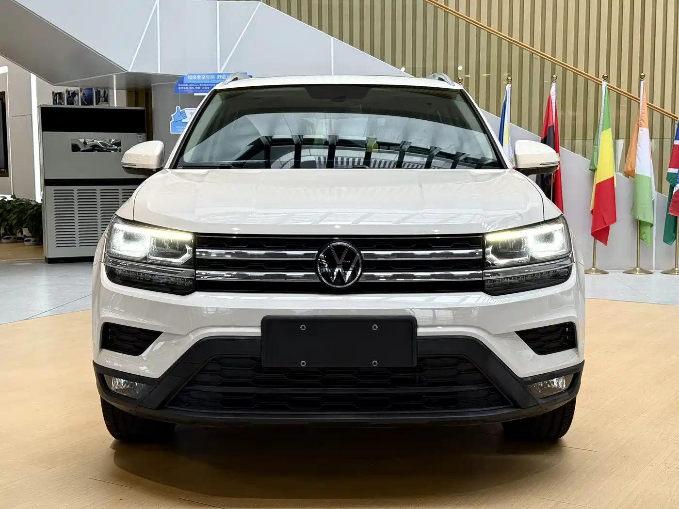 Volkswagen Tharu 2022 280TSI FWD Luxury Edition фото 2