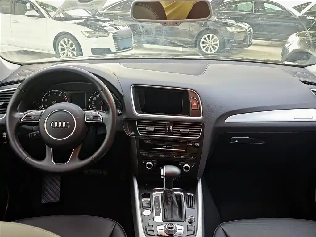 Audi Q5 (Import) 2013 45 TFSI quattro Sport фото 8