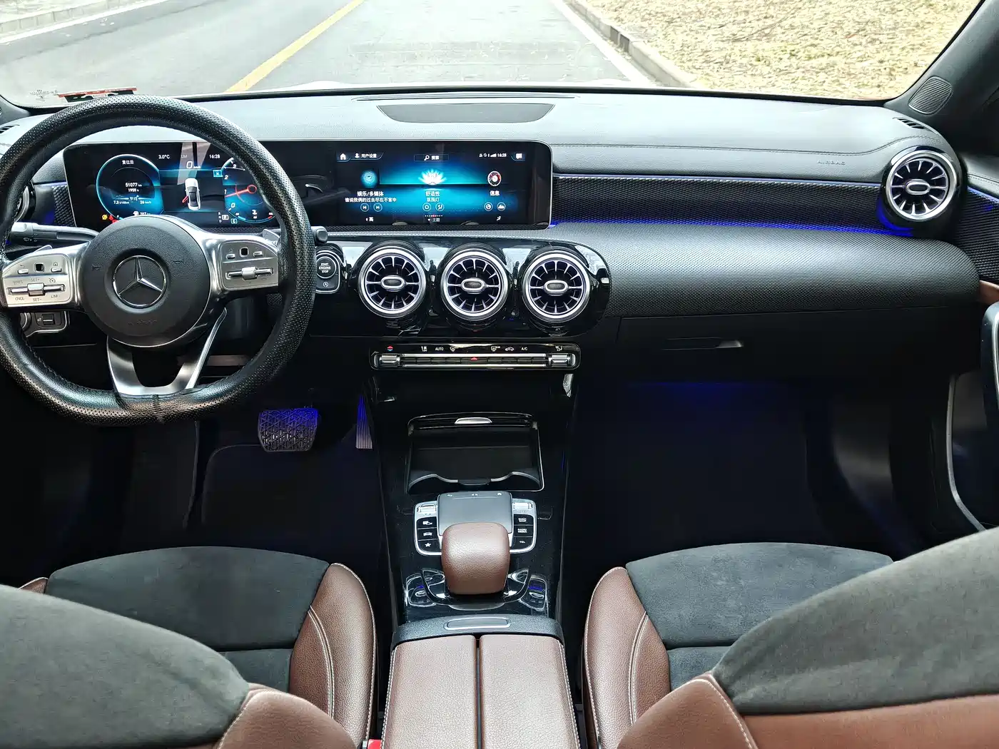 Mercedes-Benz A-Class 2020 A 200 L Sport Sedan фото 10