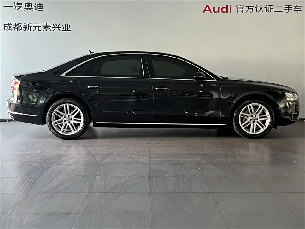 Audi A8 2017 A8L 40 TFSI Comfort фото 3