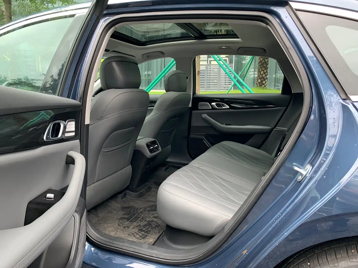 Geely Galaxy Galaxy A7 2025 EM-i 150km Explorer+ Edition фото 16