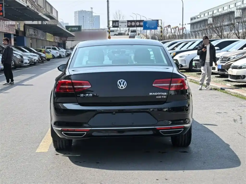 Volkswagen Magotan 2018 330TSI DSG Luxury фото 9