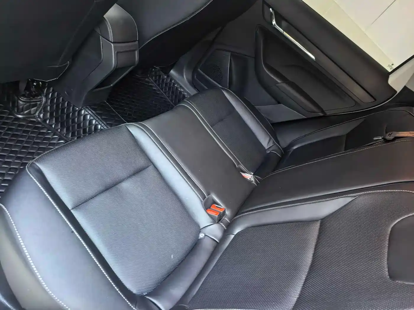 Škoda Kamiq 2022 1.5L Automatic Comfort Edition фото 21