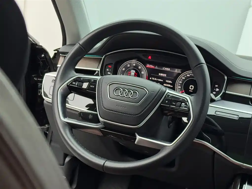 AUDI A8