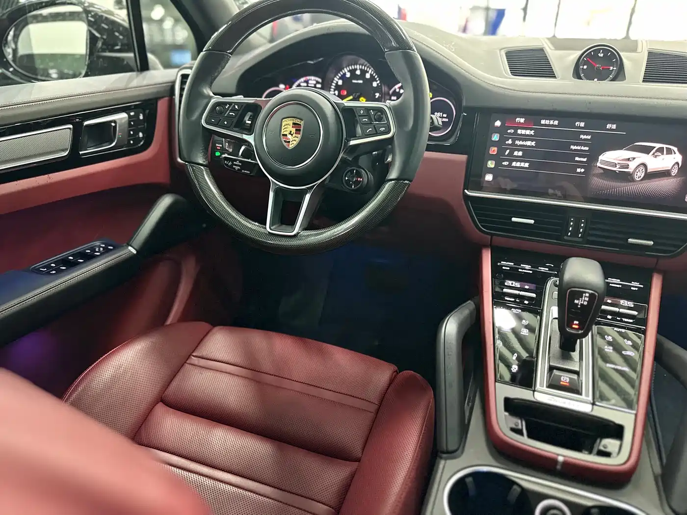 Porsche Cayenne New Energy 2023 Cayenne E-Hybrid 2.0T Platinum Edition фото 12