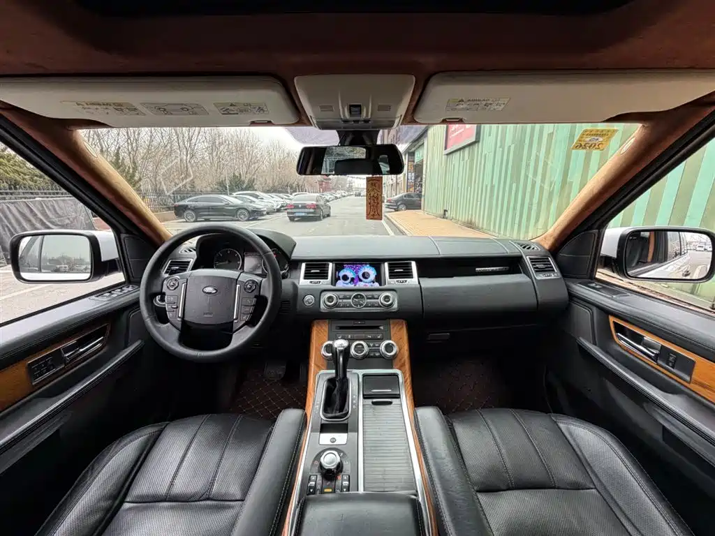 Land Rover Range Rover Sport 2010 3.0 TDV6 HSE Diesel фото 4