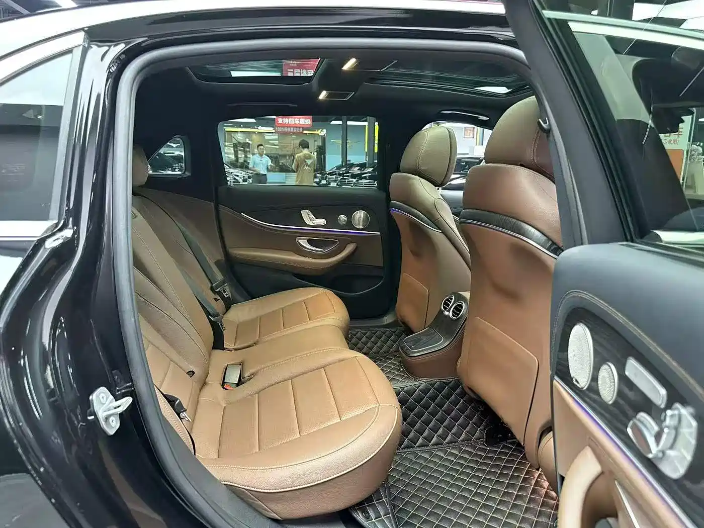 Mercedes-Benz E-Class 2023 E 300 L Sport Luxury фото 6