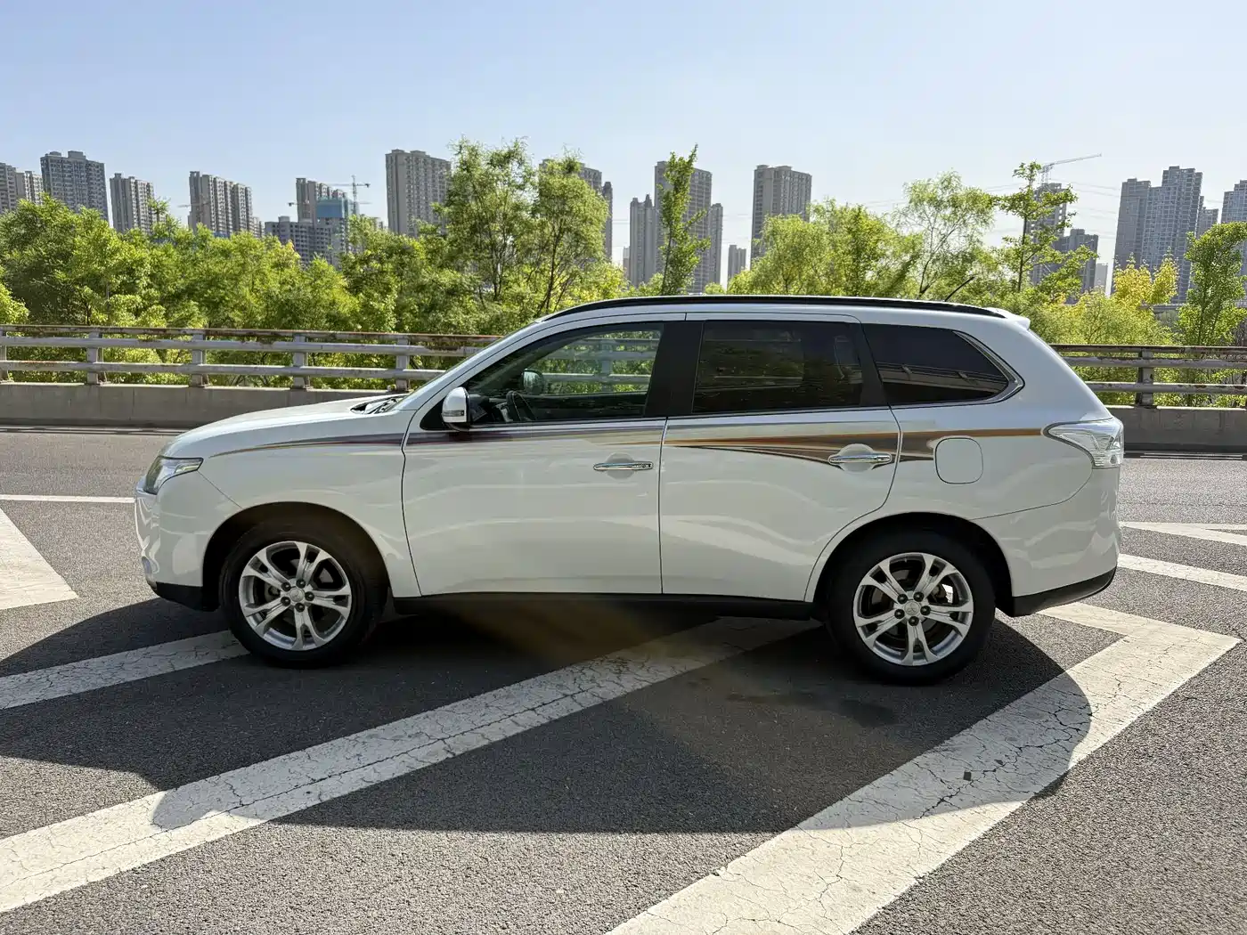 Mitsubishi Outlander (Import) 2013 2.4L 4WD Luxury Navigation 5-seater фото 11