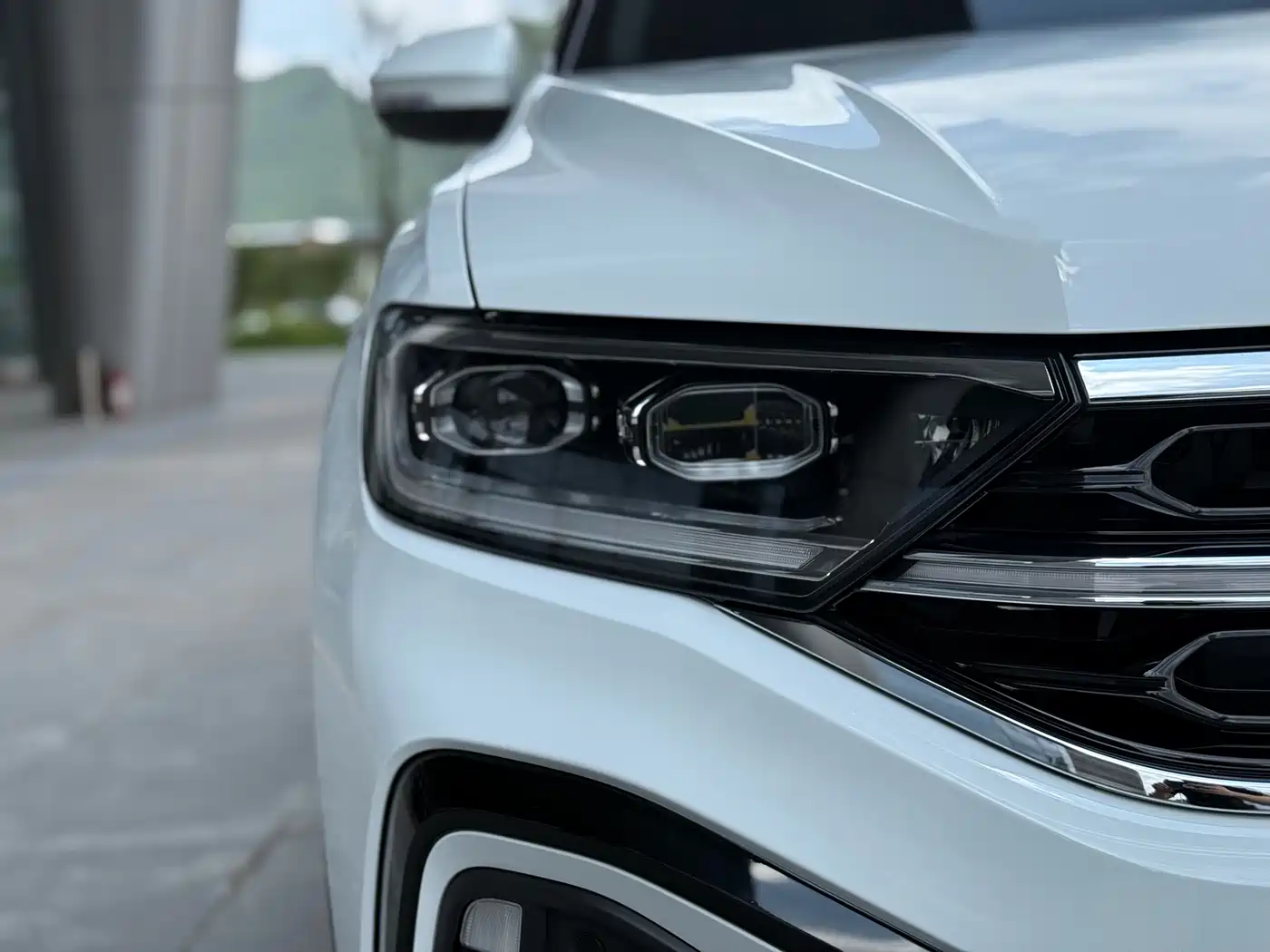 Volkswagen T-ROC 2023 300TSI DSG 2WD Dawn Edition фото 8
