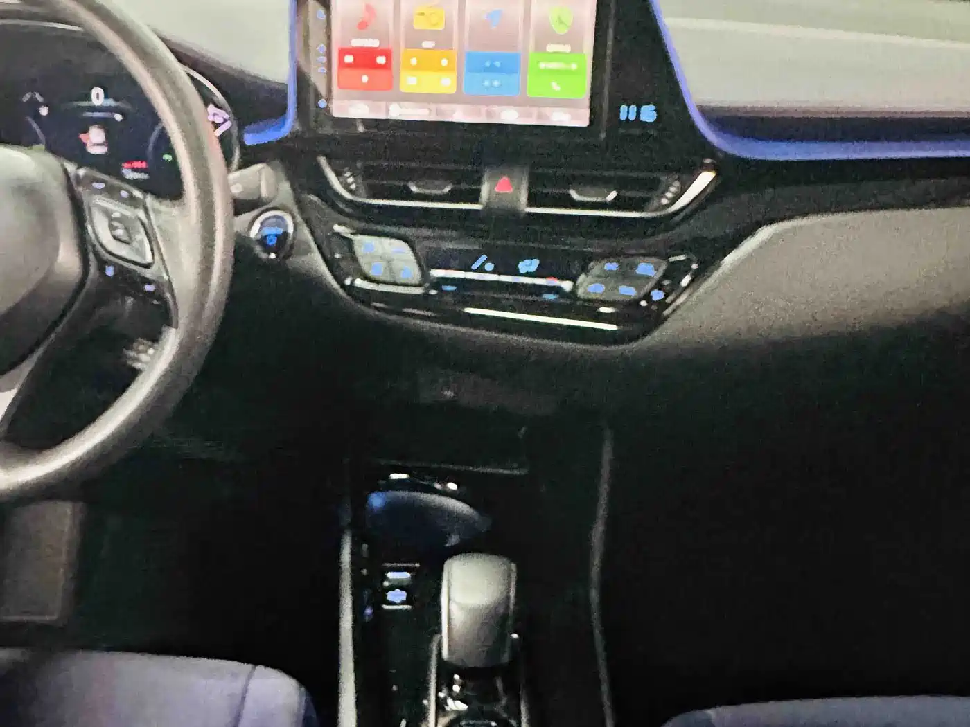 Toyota C-HR EV 2020 Luxury Sunroof Edition фото 10