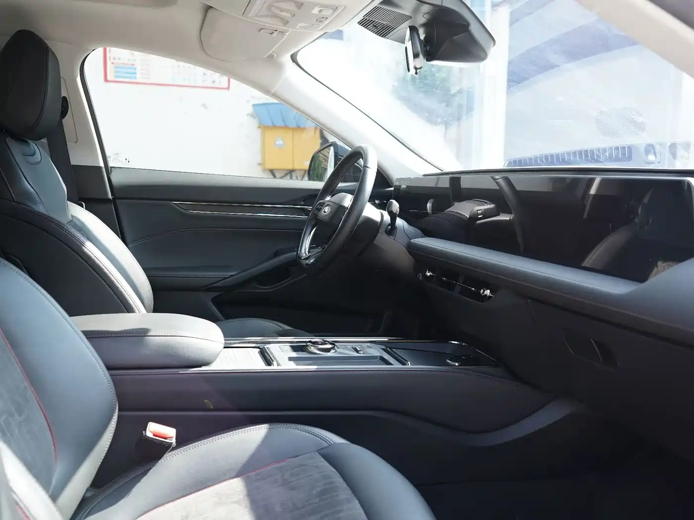 Ford Mondeo 2024 2023 EcoBoost 245 Luxury