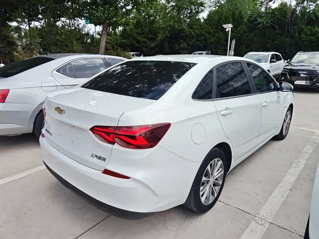 CHEVROLET CRUZE