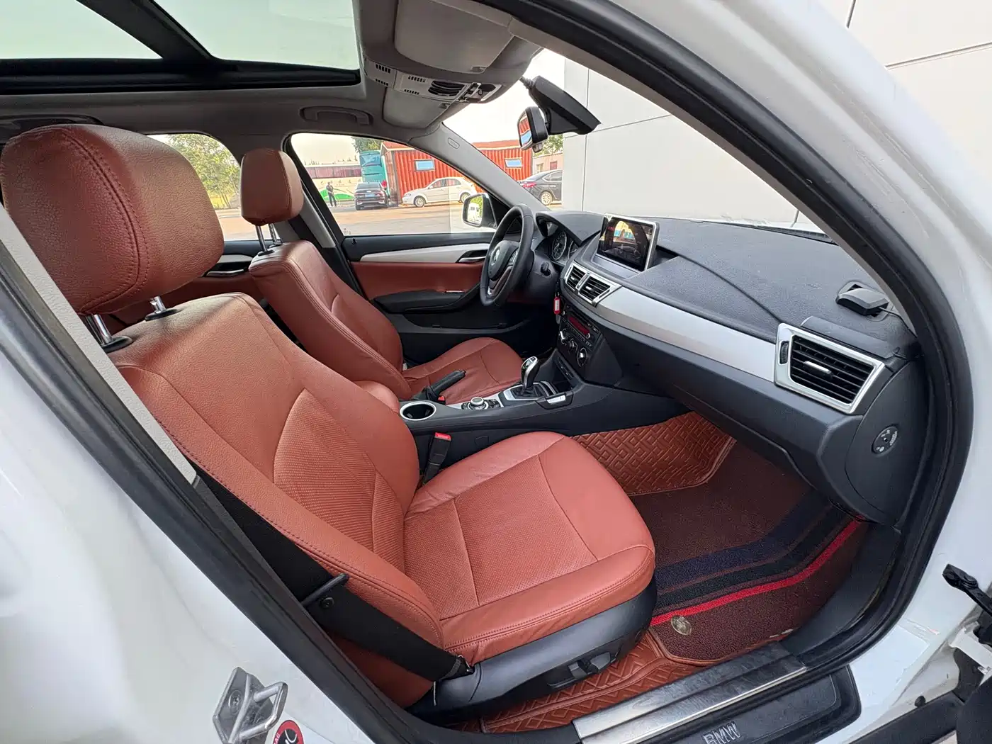 BMW X1 2014 sDrive18i Fashion Edition фото 13
