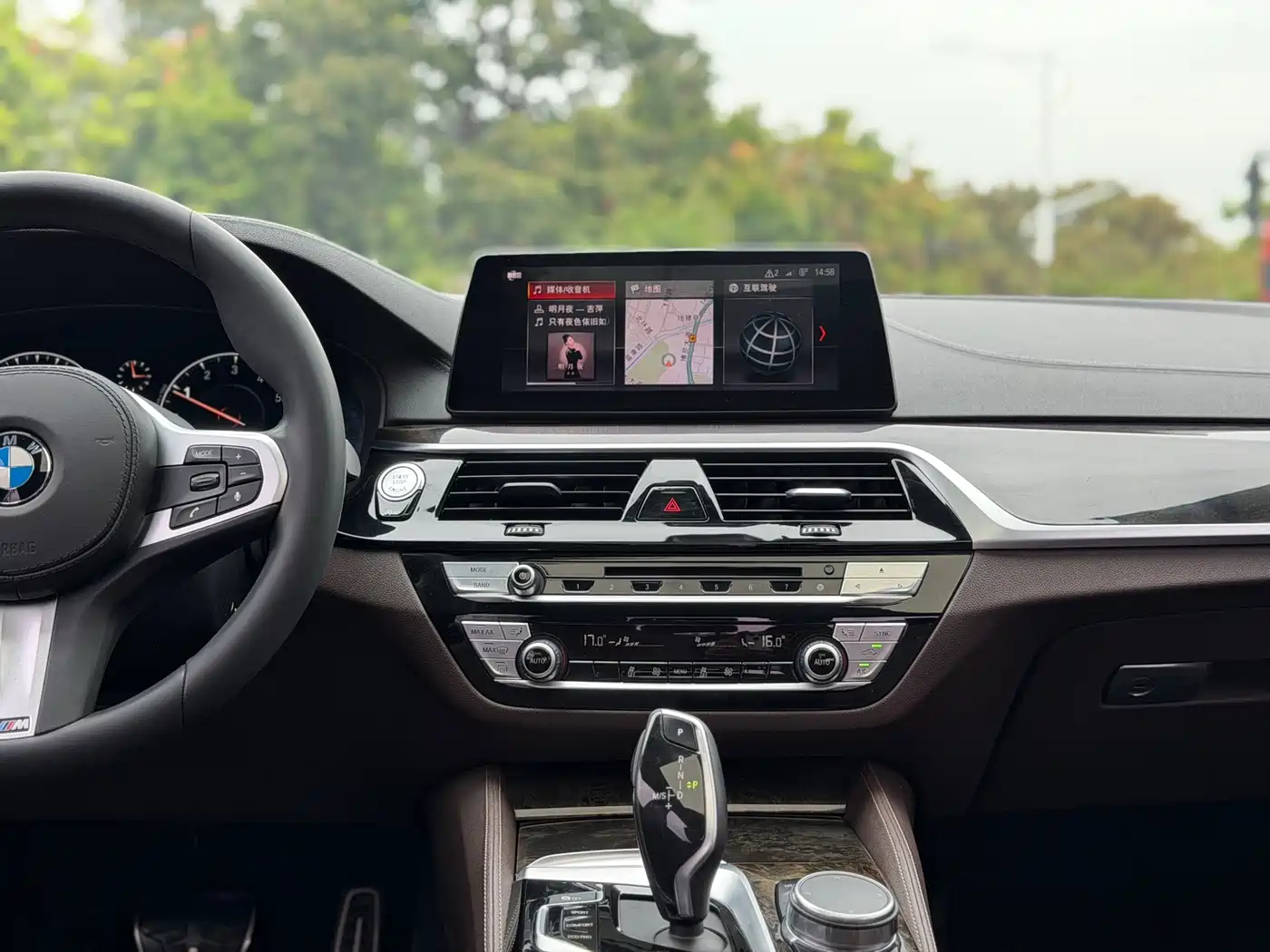 BMW 5 Series 2019 525Li M Sport Package фото 14