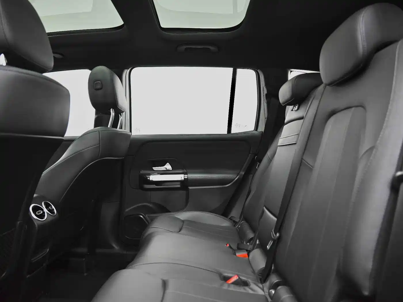 Mercedes-Benz GLB 2024 GLB 220 Dynamic фото 7