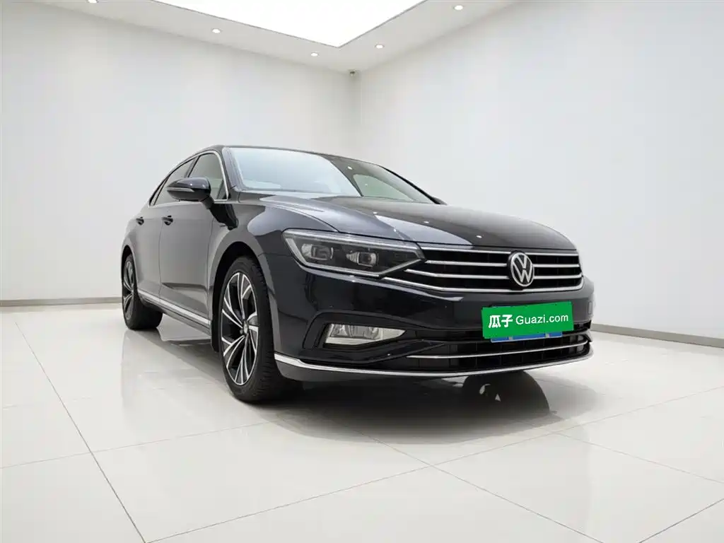 Volkswagen Magotan 2021 330TSI DSG 30th Anniversary Edition фото 3